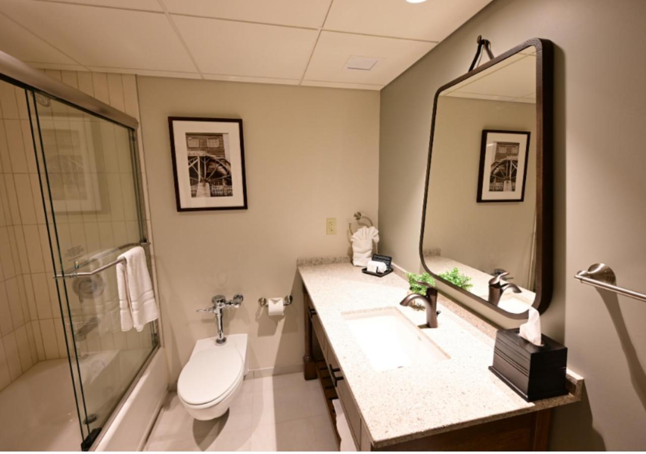 Spring Mill Inn Mitchell Extérieur photo